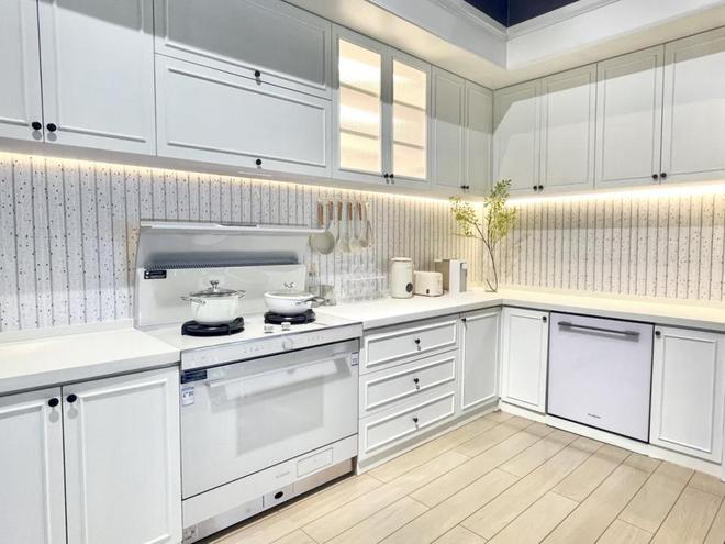 发展史才懂现代人对集成灶的执着尊龙凯时app看完了厨房电器的